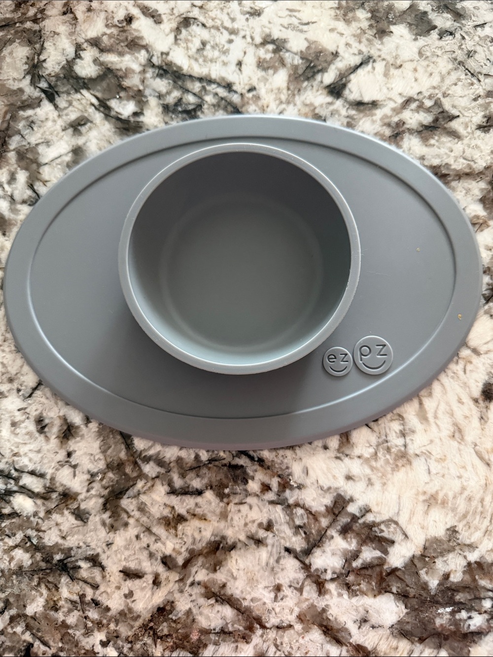 ezpz Happy Mat Silicone Suction Plate - Gray